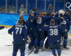 Descubre los emocionantes deportes de invierno en Finlandia: Turismo y aventura en esquí, patinaje y hockey