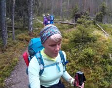 Descubre la belleza natural de Helvetinjärvi: un imperdible destino de turismo en Finlandia